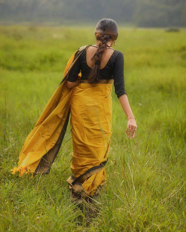 Vastra Creations Banarasi Soft Silk Saree