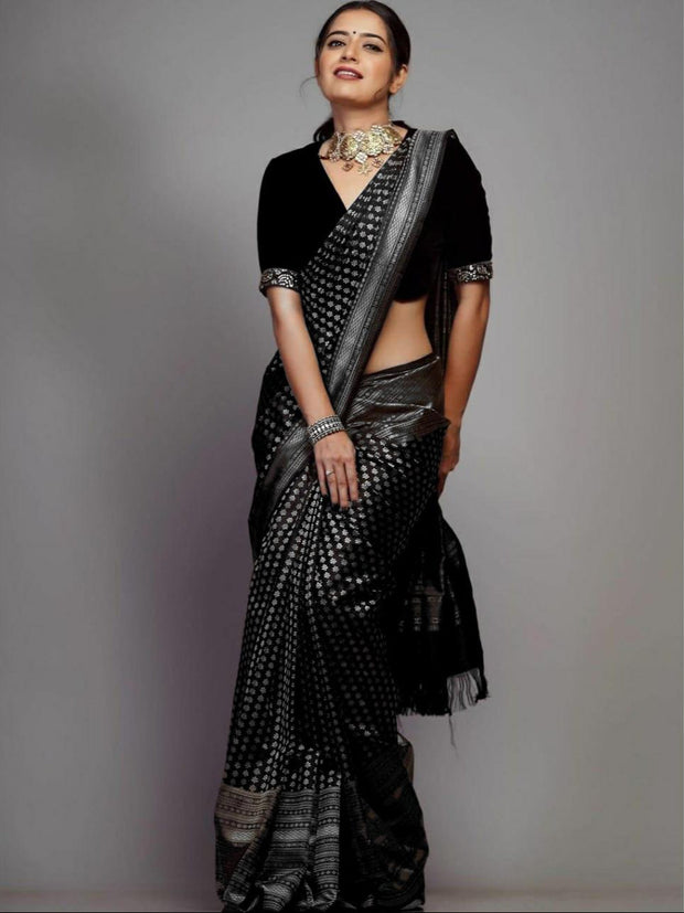 Vastra Rushita Black
