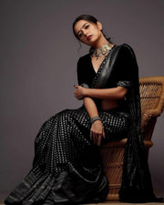 Vastra Rushita Black