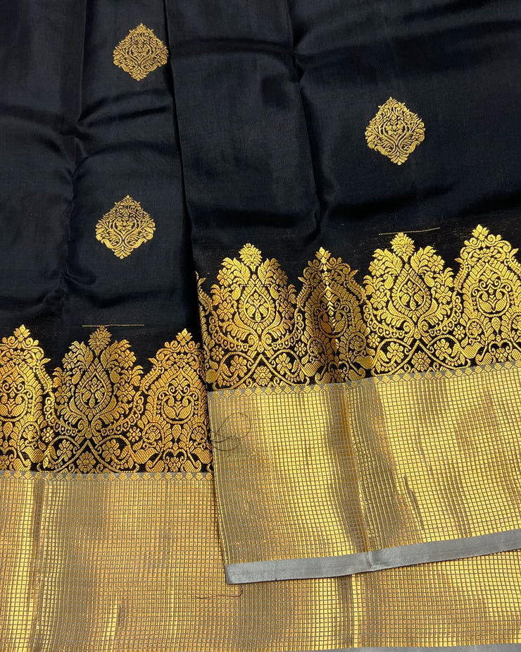 Vastra Creations Banarasi Soft Silk Saree with Unstitched Blouse