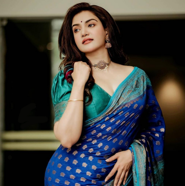 Vastra Creations Banarasi Soft Silk Saree